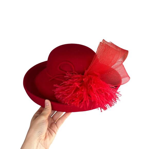 Vtg Bright Red Feather Accent hat- Georgi - Bowler-vintage wear, but a beauty - Picture 1 of 5